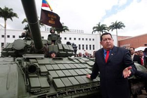Chávez anuncia la adquisición de nuevos tanques rusos T-72 Chávez anuncia la adquisición de nuevos tanques rusos T-72