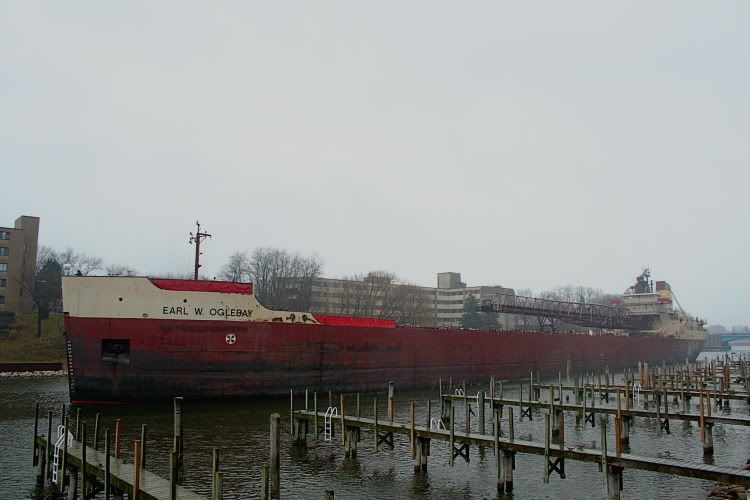 IMAGE: http://i139.photobucket.com/albums/q287/BB_Michigan/Great%20Lakes/IMG_0448.jpg