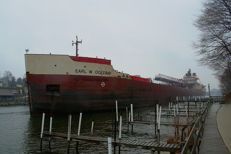 IMAGE: http://i139.photobucket.com/albums/q287/BB_Michigan/Great%20Lakes/IMG_0452.jpg