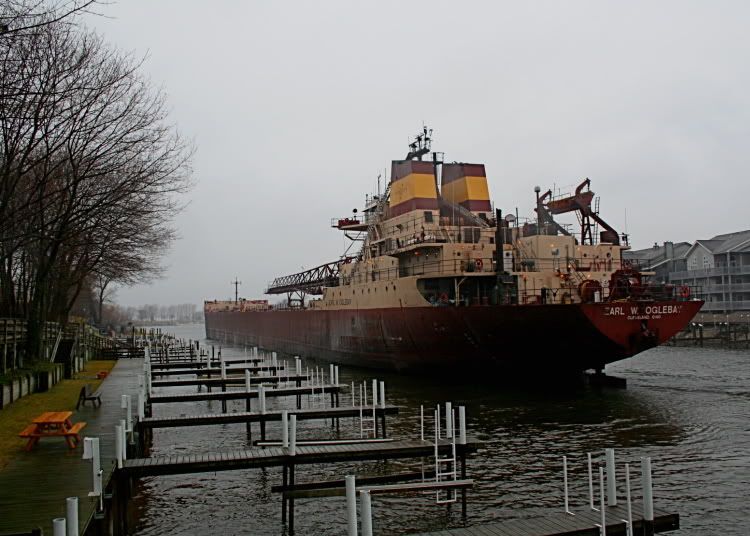 IMAGE: http://i139.photobucket.com/albums/q287/BB_Michigan/Great%20Lakes/IMG_0456.jpg