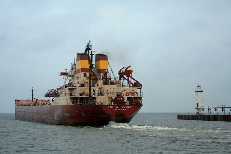 IMAGE: http://i139.photobucket.com/albums/q287/BB_Michigan/Great%20Lakes/IMG_0474.jpg