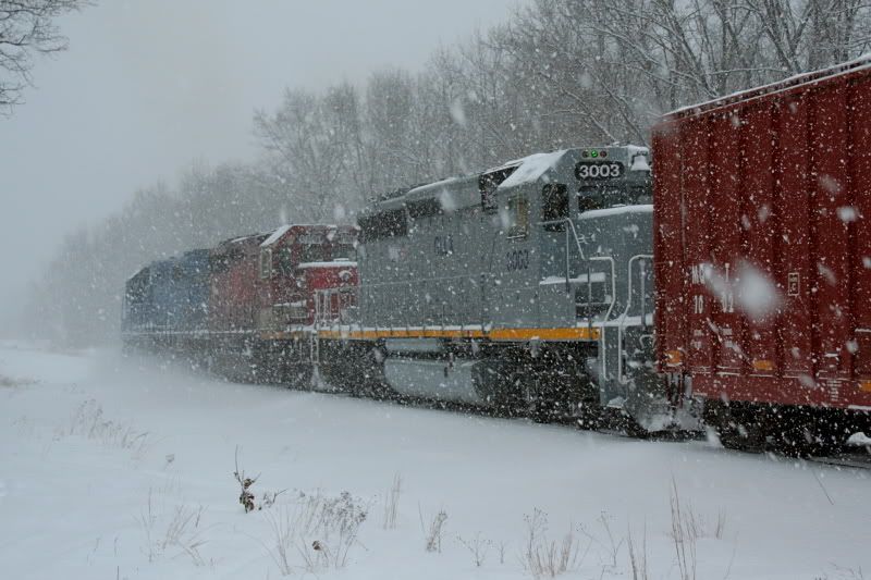IMAGE: http://i139.photobucket.com/albums/q287/BB_Michigan/Trains/IMG_2313.jpg