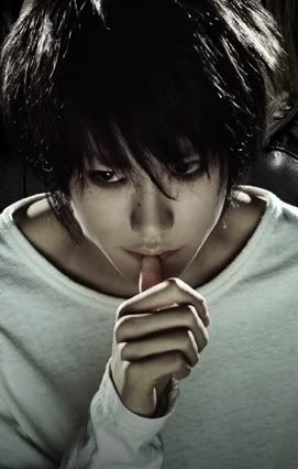 <img:http://i139.photobucket.com/albums/q290/QcHie/DeathNote.jpg>