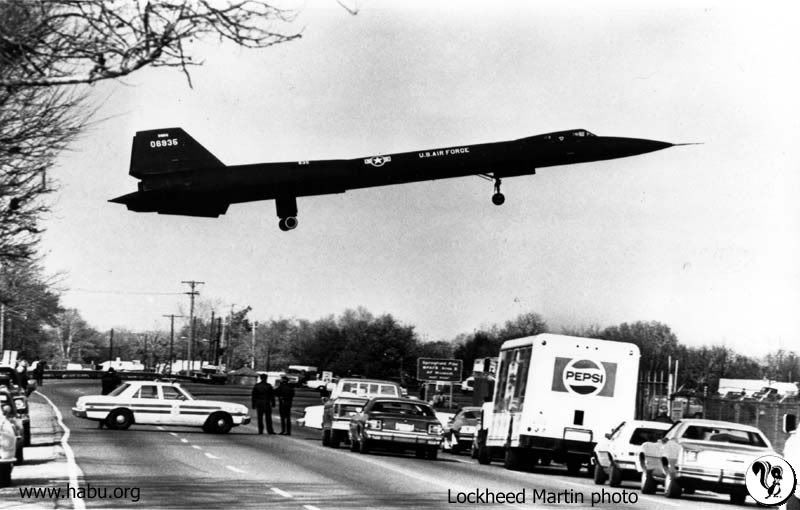 sr71landing.jpg