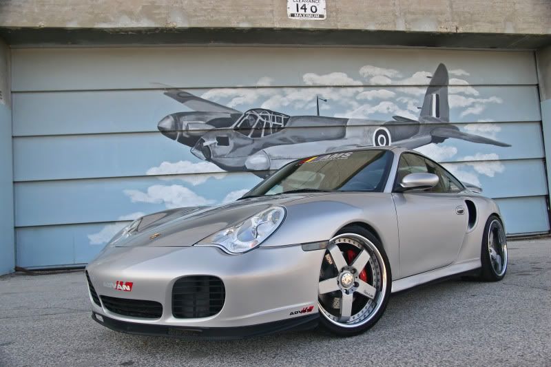 http://i139.photobucket.com/albums/q300/amszstore/996%20Phot%20Shoot%202009/Porsche996TT-AMS14.jpg