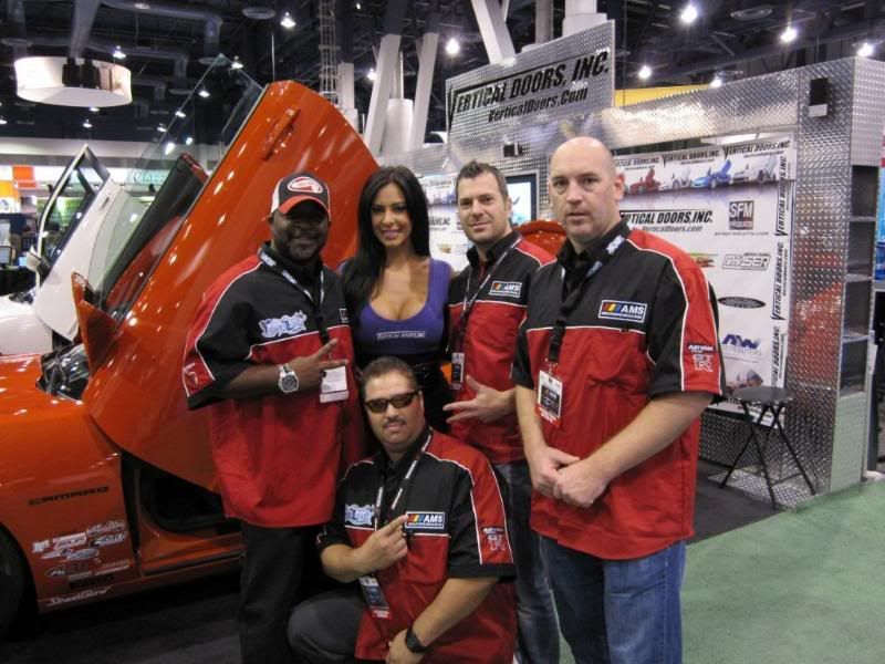 http://i139.photobucket.com/albums/q300/amszstore/SEMA%202009/dadpics082-0.jpg