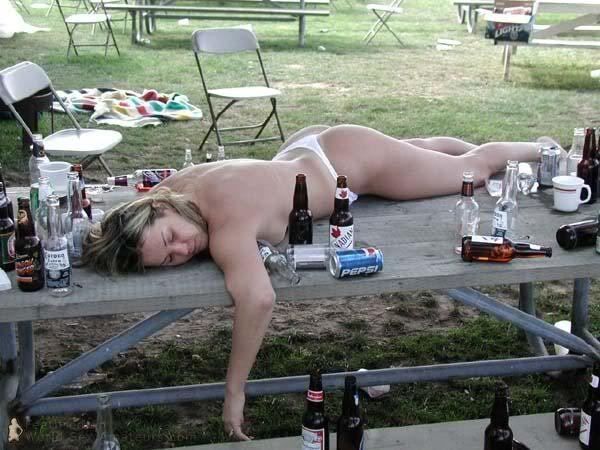 [img width=600 height=450]http://i139.photobucket.com/albums/q304/shugra65/wei-Drunk-Partygirl-2.jpg[/img]
