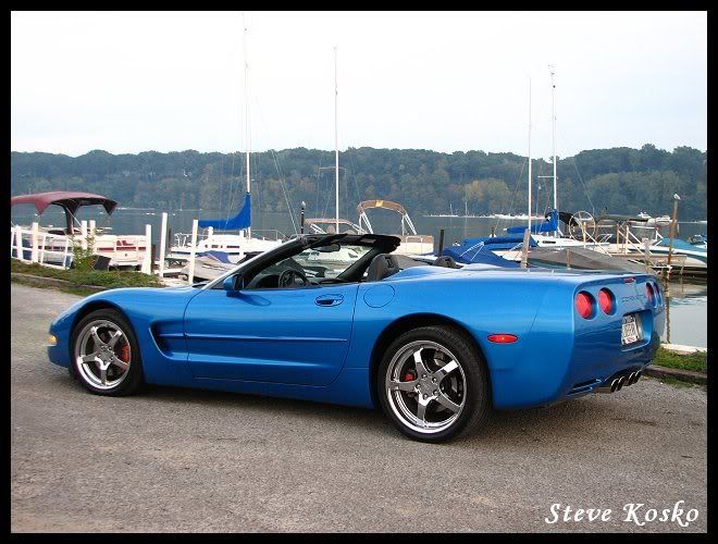 http://i139.photobucket.com/albums/q306/bluefevr/2000_Corvette/IMG_5573_2.jpg