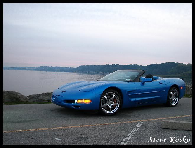 http://i139.photobucket.com/albums/q306/bluefevr/2000_Corvette/IMG_5579_2.jpg