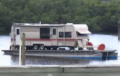 redneck-house-boat.jpg