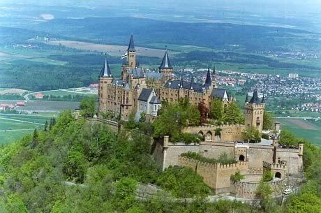 Burg_Hohenzollern_Sommerbild.jpg