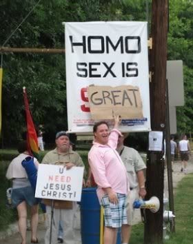 anti-gay-protesters.jpg