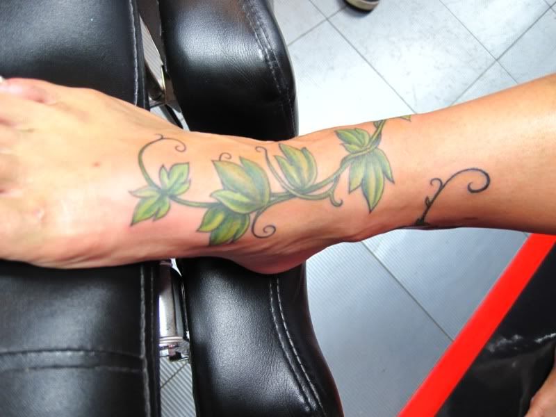 .jpg Irish Ivy Foot Tattoo